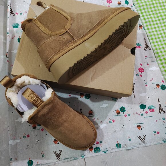 UGG Neumel Platform Chelsea Brown Boots - Picture 1 of 9